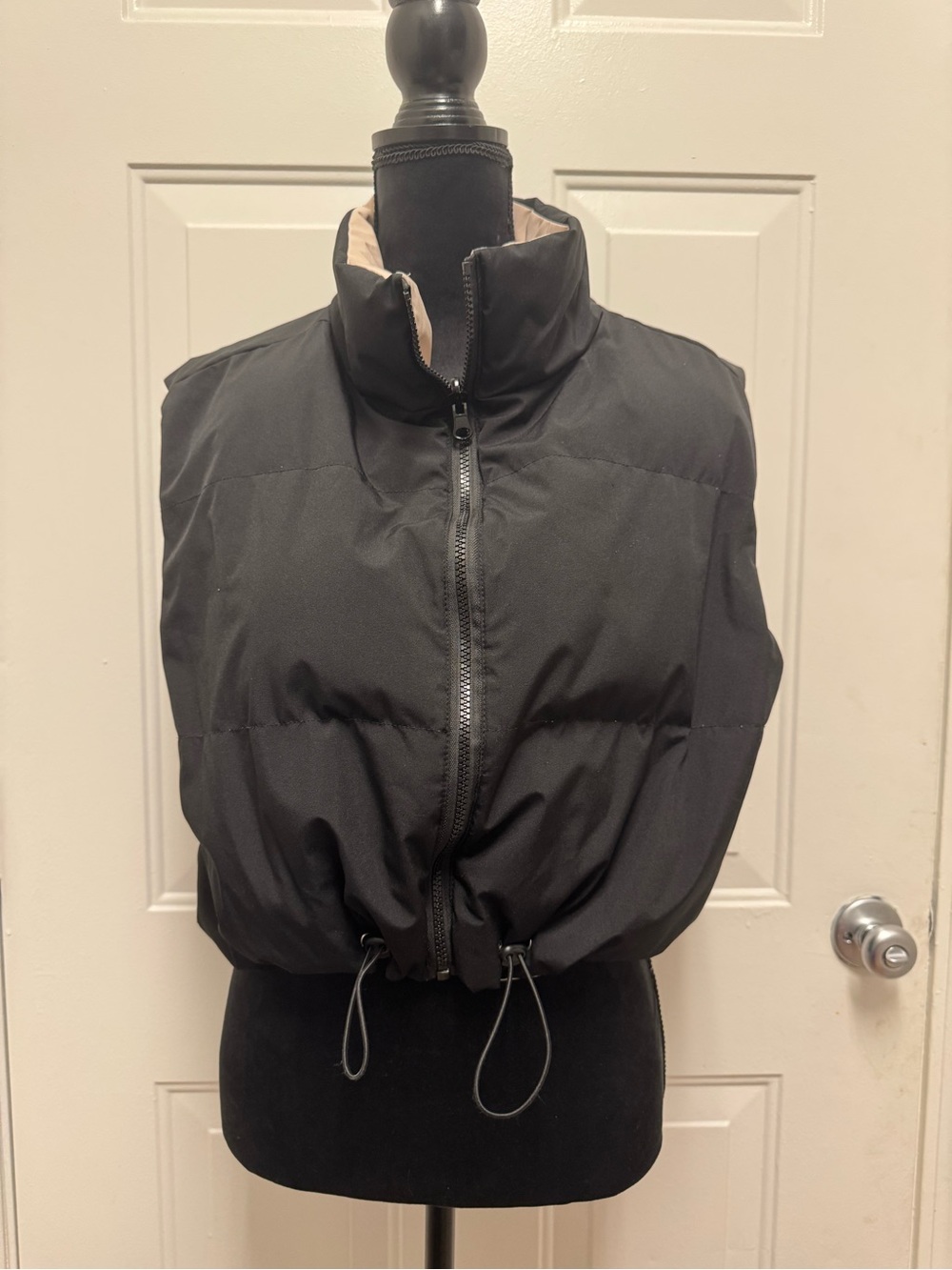 Women's Black Quilted Zip-Front Puffer Vest with Drawcord Hem